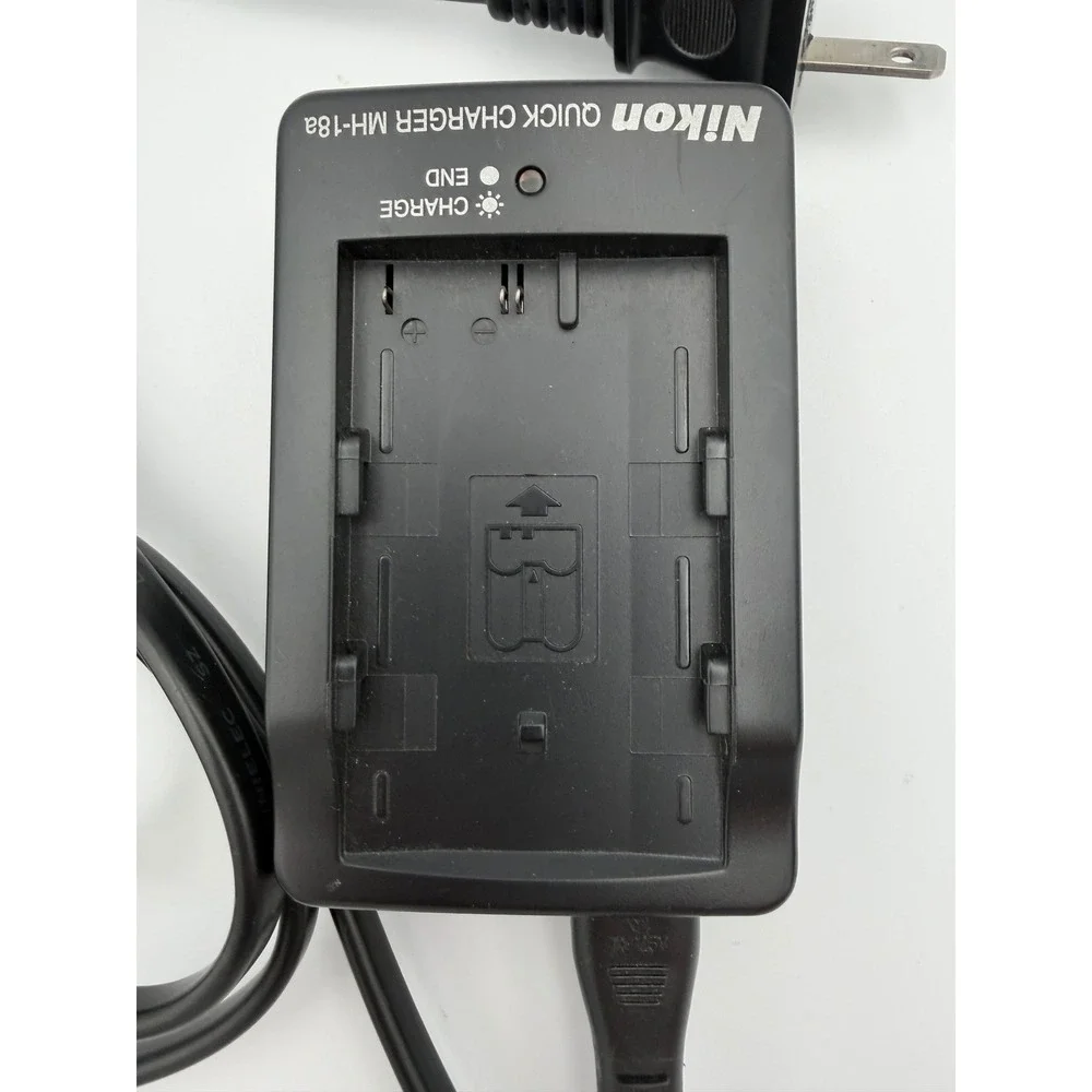 Nikon MH-18a Quick Charger for EN-EL3 EN-EL3a Li-ion Batteries Black powers on